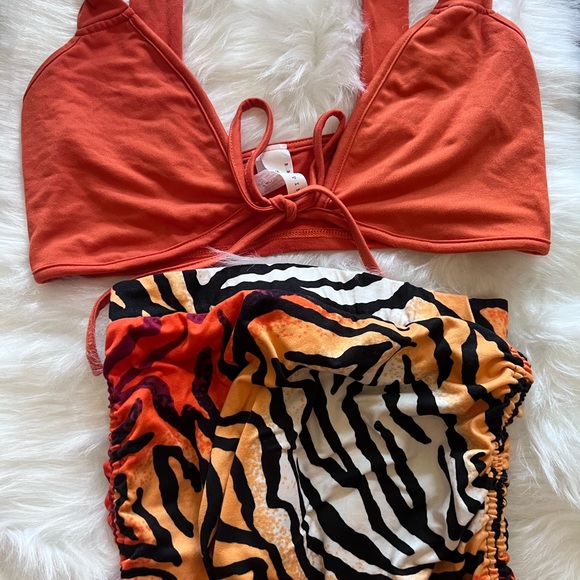 Two piece set - Picture 5 of 5